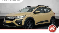 Bruin Gebruikt 2024 Dacia Sandero Expression Hatchback | € 18.900 (Eerlijke prijs)