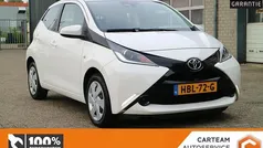 Gebruikt 2016 Toyota Aygo X-play Hatchback | € 11.950 (Eerlijke prijs)