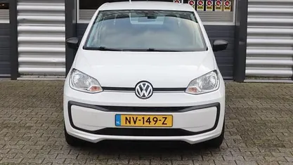 Occasion 2017 VW up! take up! Hatchback | € 7.940 (Eerlijke prijs)
