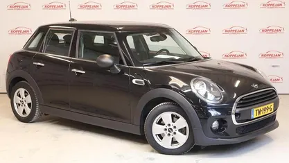 Hatchback Gebruikt 2018 Mini ONE Salt Hatchback | € 9.250 (Eerlijke prijs)