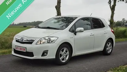 Wit Gebruikt 2013 Toyota Auris Hatchback | € 7.750 (Eerlijke prijs)