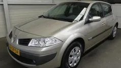 Gebruikt 2006 Renault Mégane II Expression Hatchback | € 1.745 (Eerlijke prijs)