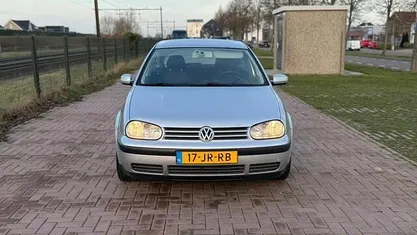 Grijs Occasion 2002 VW Golf IV Trendline Hatchback | € 1.385 (Goede deal)
