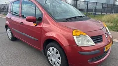 Rood Gebruikt 2005 Renault Modus Luxe MPV | € 999 (Goede deal)