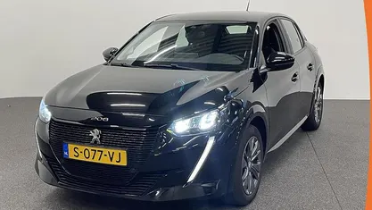 Zwart Gebruikt 2023 Peugeot e-208 Active Hatchback | € 15.890 (Super prijs)