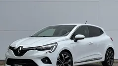 Wit Gebruikt 2021 Renault Clio V Intens Hatchback | € 14.695 (Eerlijke prijs)