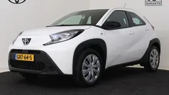 Gebruikt 2024 Toyota Aygo Play Hatchback | € 18.450 (Eerlijke prijs)