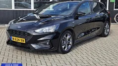 Zwart Gebruikt 2022 Ford Focus Business Edition Hatchback | € 19.950 (Eerlijke prijs)