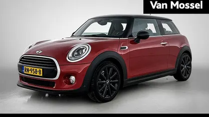 Occasion Mini Cooper Business 136 PK (100 kW) 2018 Rood Hatchback