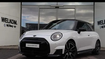 Wit Occasion 2024 Mini Cooper SE Hatchback | € 35.450 (Eerlijke prijs)