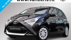 Gebruikt 2020 Toyota Aygo X-play Hatchback | € 11.940 (Eerlijke prijs)