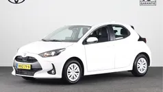 Wit Gebruikt 2023 Toyota Yaris Hybrid Active Hatchback | € 22.445 (Eerlijke prijs)