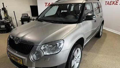 Beige Gebruikt 2011 Skoda Yeti Comfort SUV | € 4.950 (Eerlijke prijs)