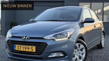 Blauw Occasion 2018 Hyundai i20 Comfort Hatchback | € 10.443 (Eerlijke prijs)