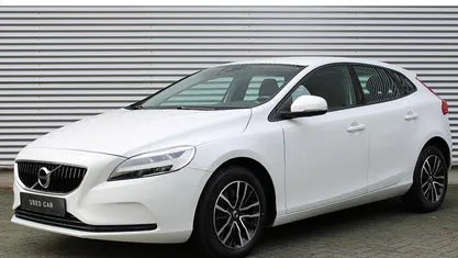Wit Occasion 2019 Volvo V40 Hatchback | € 18.950 (Goede deal)