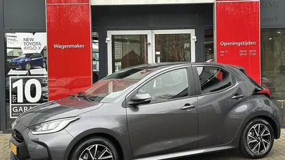 Occasion Toyota Yaris Hybrid 116 PK (85 kW) 2023 Grijs, metallic lak Hatchback