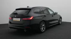 Zwart Gebruikt 2021 BMW 318 Sport Line Stationwagen | € 30.900 (Goede deal)