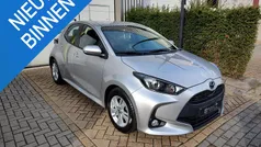 Grijs Gebruikt 2023 Toyota Yaris Hybrid Hatchback | € 18.950 (Super prijs)