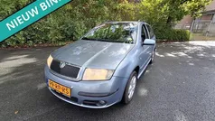 Grijs, metallic lak Gebruikt 2005 Skoda Fabia Elegance Stationwagen | € 1.499 (Eerlijke prijs)