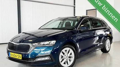 Blauw Occasion 2022 Skoda Octavia Business Line Stationwagen | € 19.950 (Eerlijke prijs)