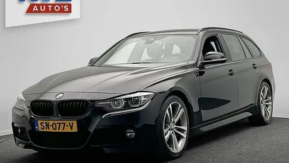 Zwart Occasion 2018 BMW 320 Executive Stationwagen | € 22.450 (Eerlijke prijs)