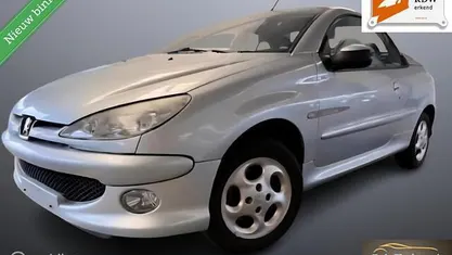 Grijs Gebruikt 2004 Peugeot 206 CC Cabriolet | € 1.445 (Eerlijke prijs)
