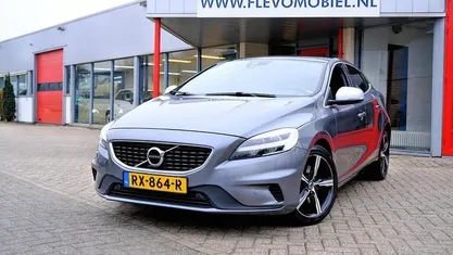 Occasion 2018 Volvo V40 Business Edition Hatchback | € 14.950 (Eerlijke prijs)