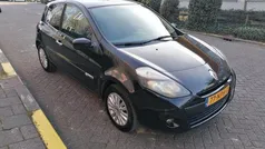 Zwart Gebruikt 2010 Renault Clio II Collection Hatchback | € 3.350 (Eerlijke prijs)