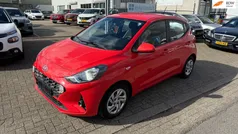 Rood, metallic lak Gebruikt 2020 Hyundai i10 Comfort Hatchback | € 10.950 (Eerlijke prijs)