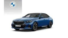 Blauw Nieuw 2025 BMW 530e M Sport Sedan | € 86.430 (Eerlijke prijs)