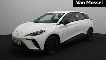 Wit Gebruikt 2023 MG MG4 EV Hatchback | € 17.999 (Eerlijke prijs)