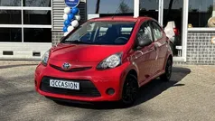 Rood Gebruikt 2013 Toyota Aygo Comfort Hatchback | € 4.949 (Eerlijke prijs)