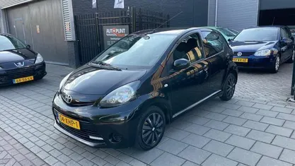 Occasion Toyota Aygo 68 PK (50 kW) 2012 Zwart Hatchback