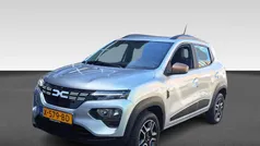 Licht grijs metallic Gebruikt 2023 Dacia Spring Extreme Hatchback | € 14.430 (Eerlijke prijs)