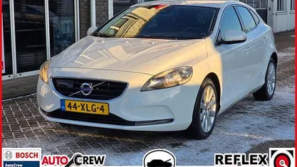 Wit Occasion 2012 Volvo V40 Momentum Hatchback | € 6.450 (Eerlijke prijs)