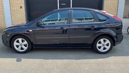 Occasion Ford Focus Futura 101 PK (74 kW) 2006 Blauw Hatchback