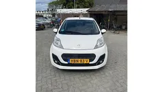 Wit Gebruikt 2014 Peugeot 107 Active Hatchback | € 4.250 (Eerlijke prijs)
