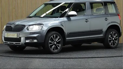 Grijs Gebruikt 2017 Skoda Yeti Outdoor Drive SUV | € 11.950 (Eerlijke prijs)