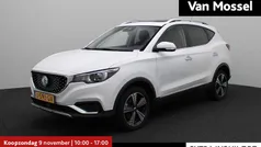 Wit Gebruikt 2020 MG ZS Luxury Sedan | € 13.999 (Eerlijke prijs)