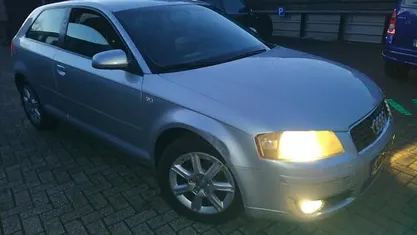 Grijs Gebruikt 2005 Audi A3 Attraction Hatchback | € 1.499 (Eerlijke prijs)