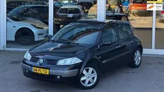 Gebruikt 2004 Renault Mégane II Expression Hatchback | € 1.244 (Eerlijke prijs)
