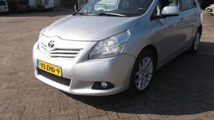 Zilver Gebruikt 2012 Toyota Verso Business Edition MPV | € 9.450 (Eerlijke prijs)