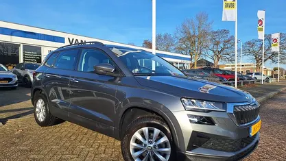 Grijs Occasion 2023 Skoda Karoq Ambition SUV | € 24.395 (Eerlijke prijs)