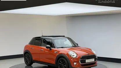 Oranje Occasion 2019 Mini Cooper Chili Hatchback | € 20.925 (Eerlijke prijs)