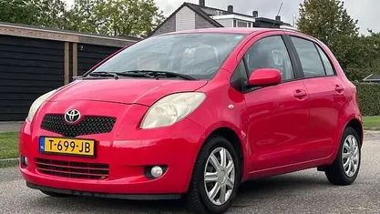 Rood Gebruikt 2008 Toyota Yaris Sol Hatchback | € 5.450 (Eerlijke prijs)