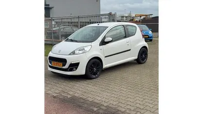 Occasion Peugeot 107 Active 68 PK (50 kW) 2012 Hatchback