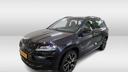 Zwart (metallic) Gebruikt 2020 Skoda Karoq Business Line SUV | € 25.950 (Eerlijke prijs)