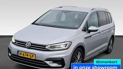 Grijs Gebruikt 2019 VW Touran Highline MPV | € 26.945 (Eerlijke prijs)