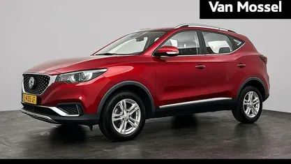 Rood Gebruikt 2021 MG ZS Comfort Sedan | € 12.444 (Goede deal)