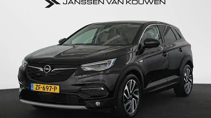 Zwart Occasion 2019 Opel Grandland X Innovation SUV | € 24.885 (Eerlijke prijs)